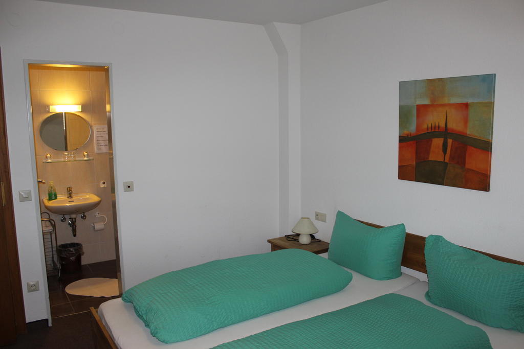 Hotel-Zaehringerstube Neuenburg am Rhein Room photo